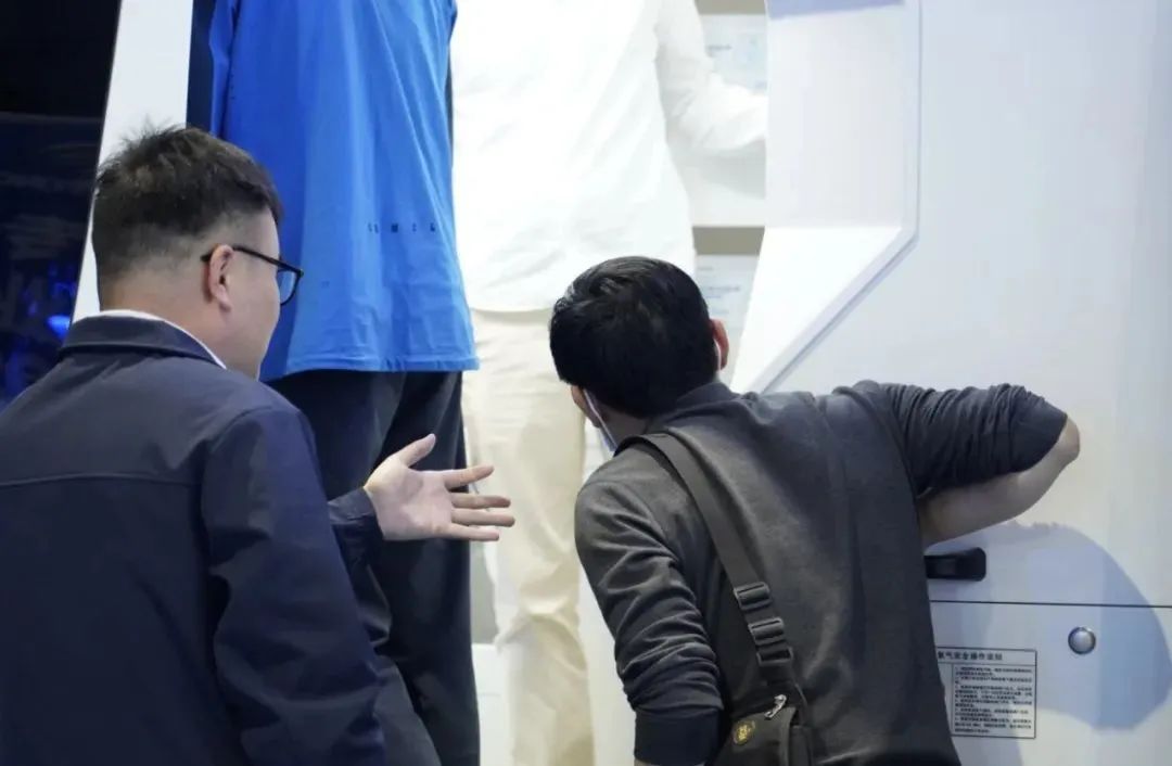 幸运彩医疗车矩阵绽放第91届（CMEF）中国国际医疗器械博览会，科技创新驱动健康未来！