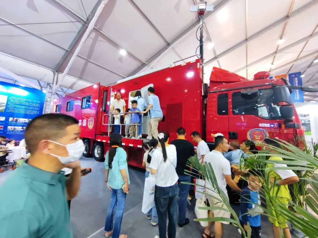 科技赋能应急指挥中枢，幸运彩大型通信指挥车参展第四届长沙国际工程机械展览会