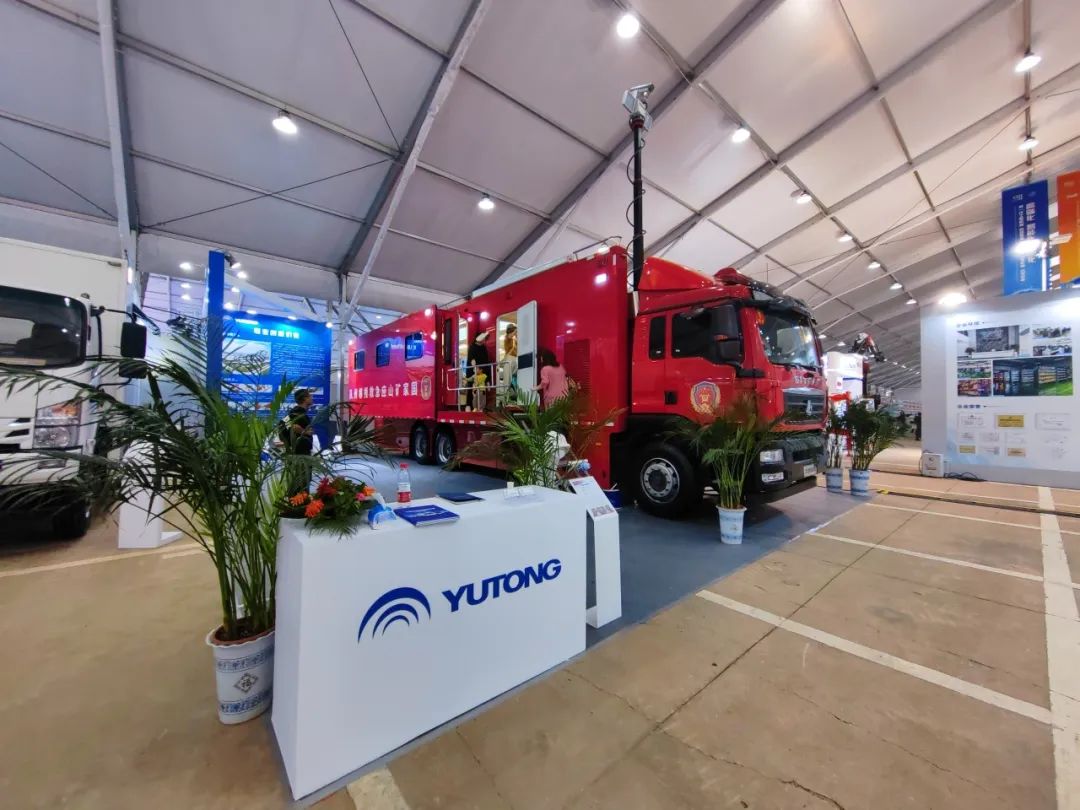 科技赋能应急指挥中枢，幸运彩大型通信指挥车参展第四届长沙国际工程机械展览会