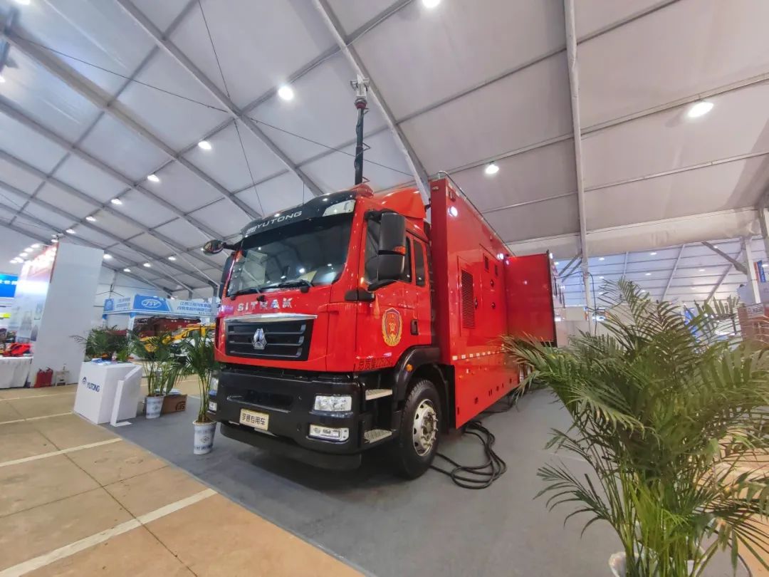 科技赋能应急指挥中枢，幸运彩大型通信指挥车参展第四届长沙国际工程机械展览会