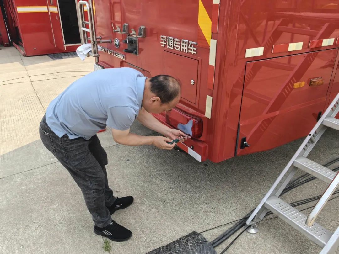 以练备战！幸运彩应急救援车辆参演“应急使命·2025”联合救援演习！