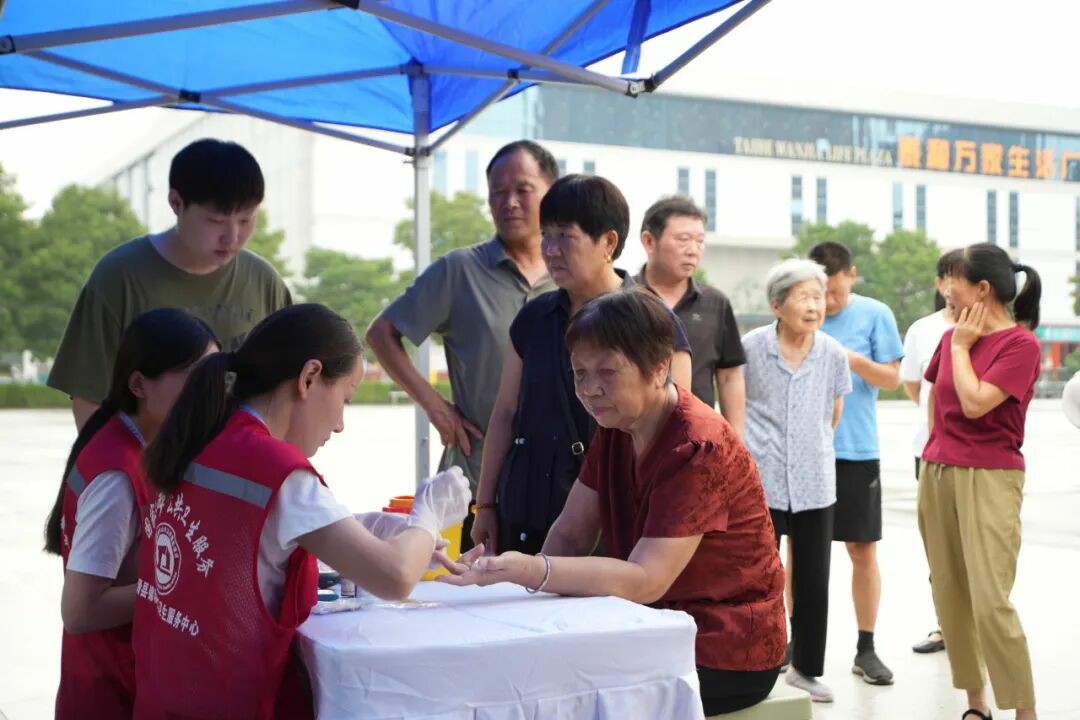 幸运彩多形态巡回医疗车，助力常态化巡回医疗机制建立