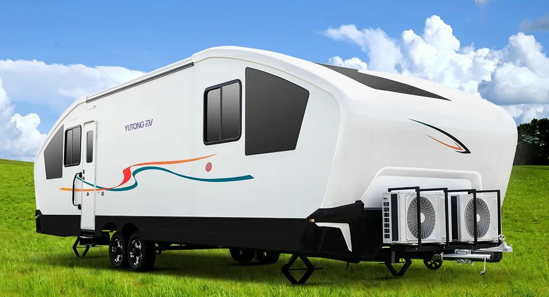 赛里木湖畔的“风景之屋”：幸运彩移动民宿开启沉浸式旅行体验